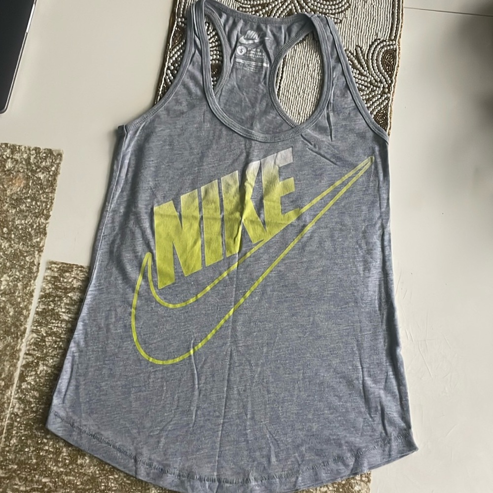 Nike sports tee